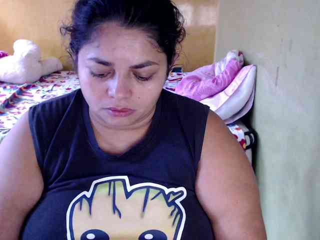 mia-naughty webcam