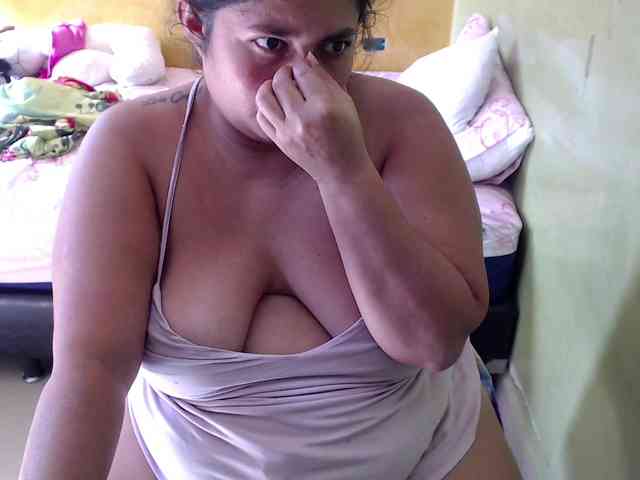 mia-naughty webcam