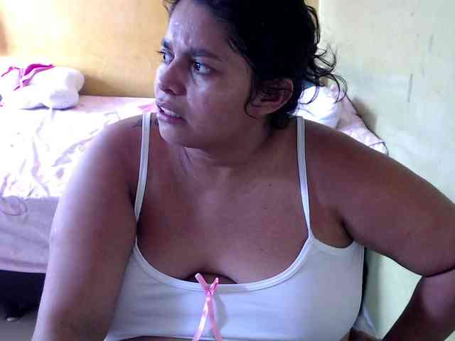 mia-naughty webcam