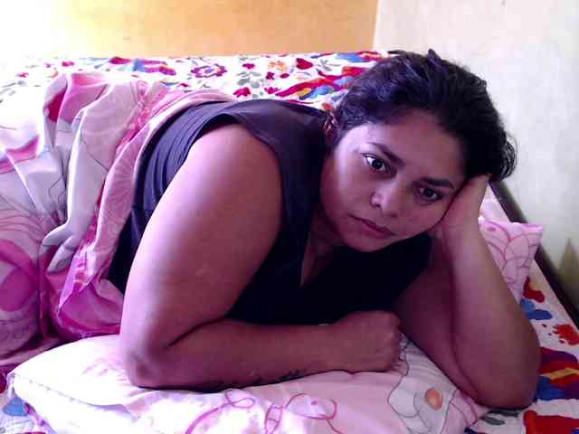 mia-naughty webcam