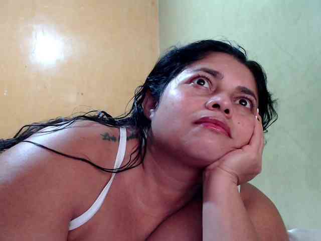 mia-naughty webcam