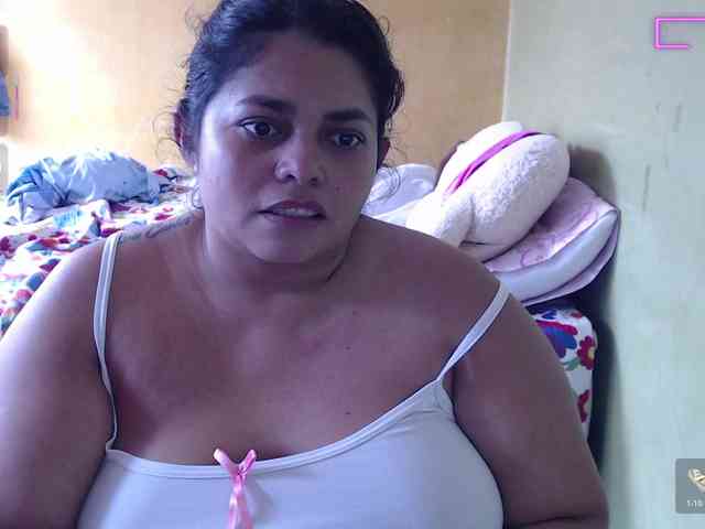 mia-naughty webcam