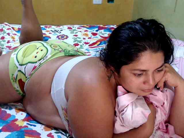 mia-naughty webcam