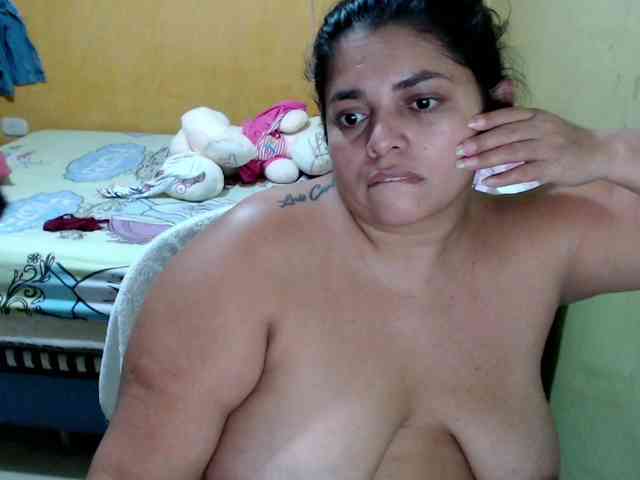 mia-naughty webcam