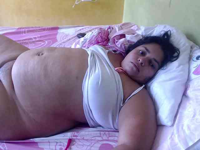 mia-naughty Live Webcam on BongaCams