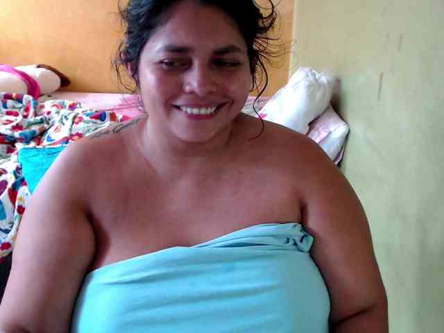 mia-naughty webcam