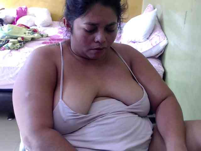 mia-naughty webcam