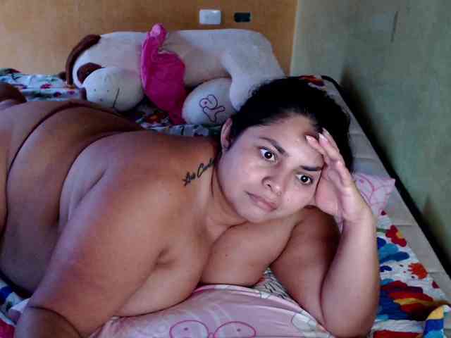 mia-naughty webcam