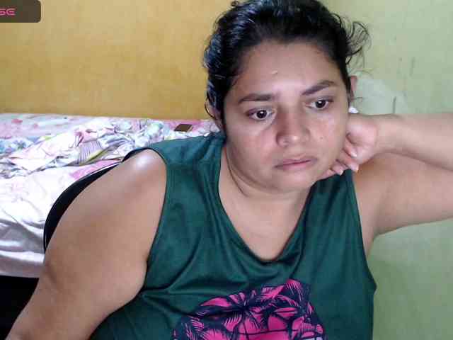 mia-naughty webcam