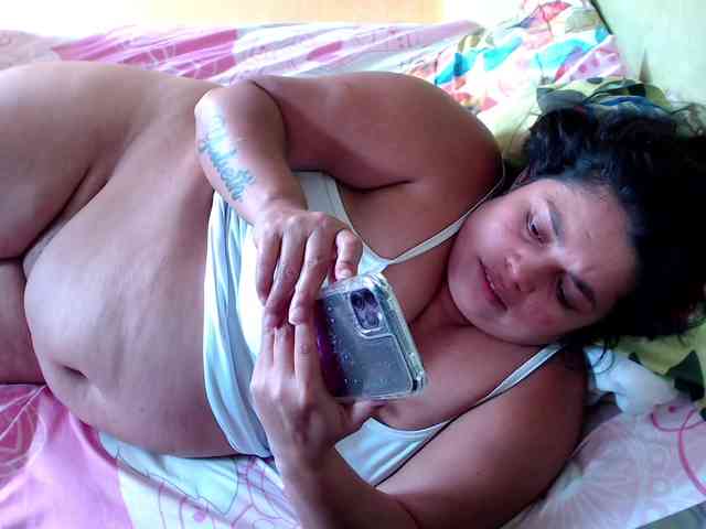 mia-naughty webcam