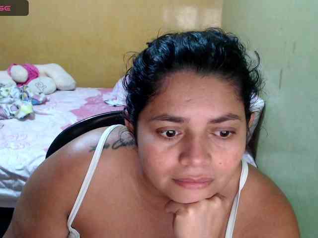 mia-naughty webcam