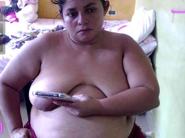 mia-naughty webcam