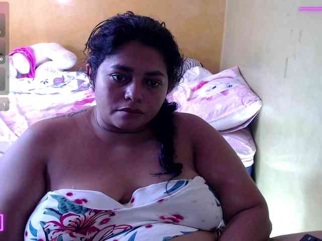 mia-naughty webcam