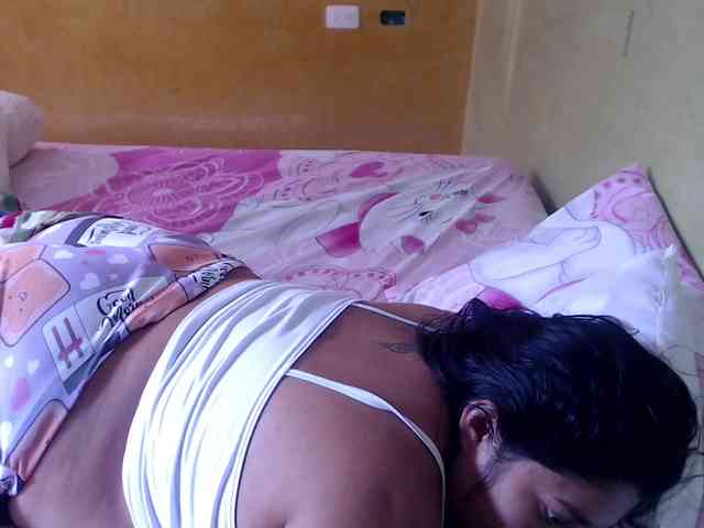 mia-naughty webcam
