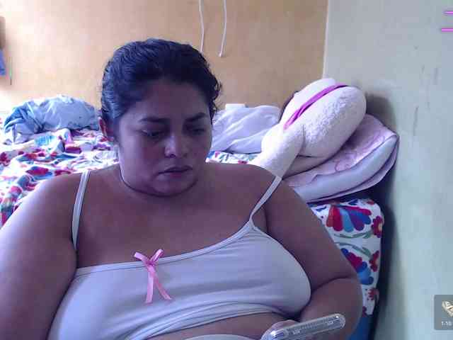 mia-naughty webcam