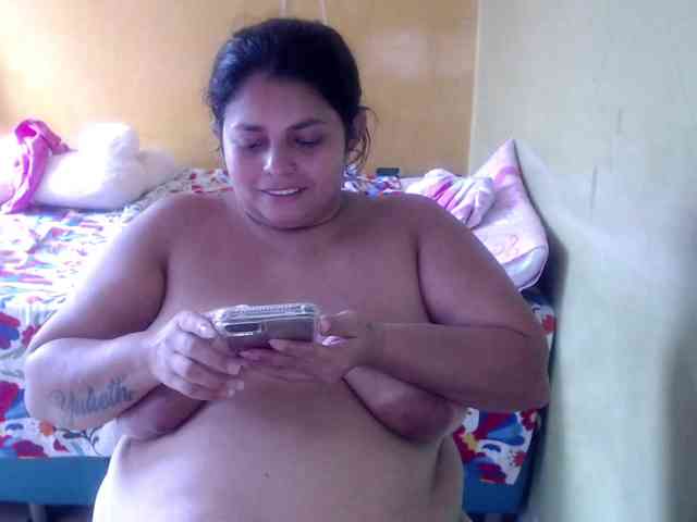 mia-naughty webcam