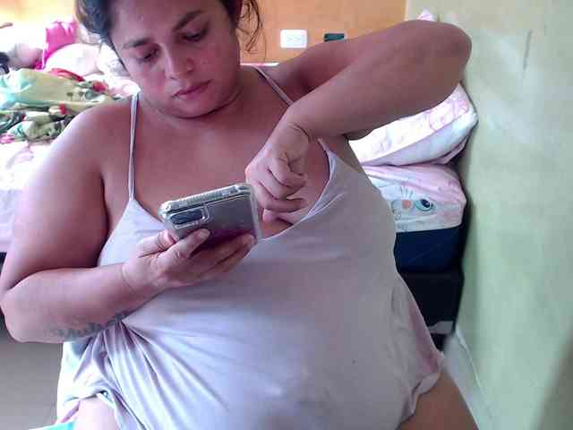 mia-naughty webcam