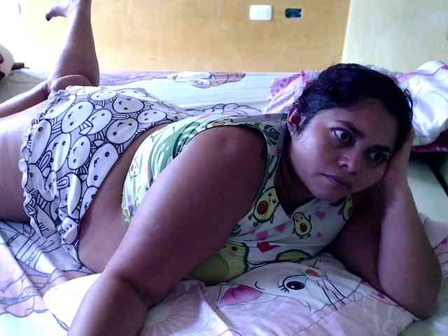 mia-naughty webcam