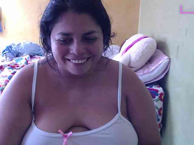 mia-naughty webcam