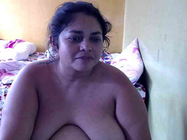 mia-naughty webcam