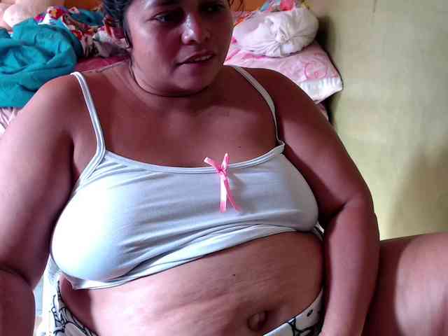 mia-naughty webcam