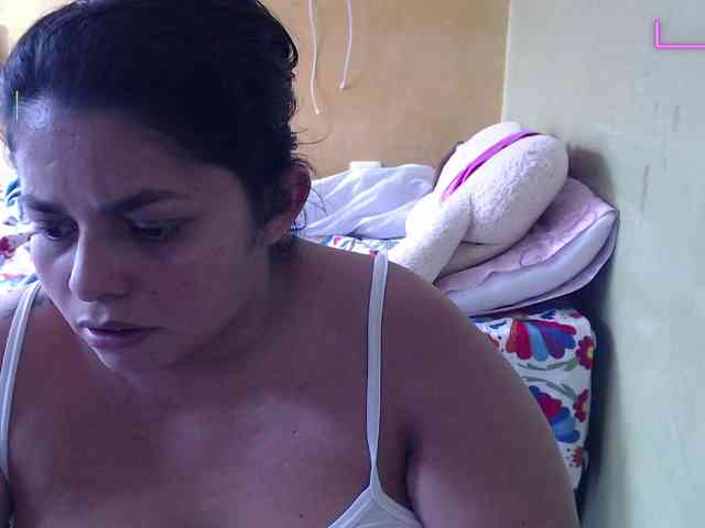 mia-naughty webcam