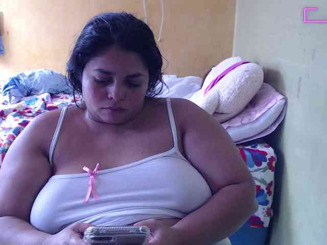 mia-naughty webcam