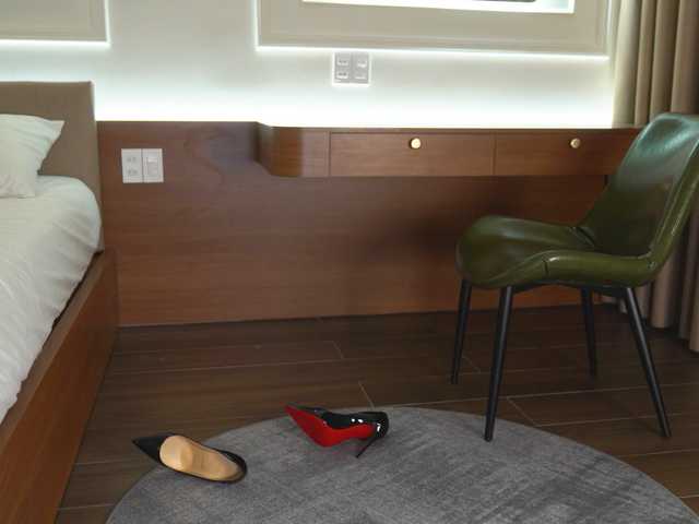 vivian-cb's BongaCams show and profile