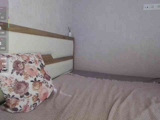 Nudeey webcam