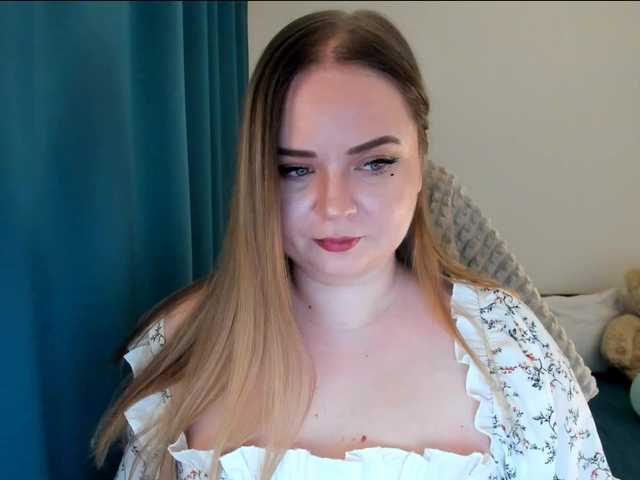 MishaLips's BongaCams show and profile