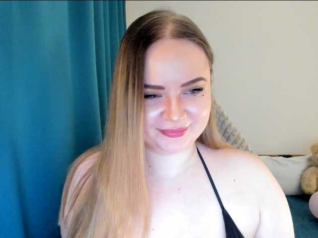 MishaLips's BongaCams show and profile