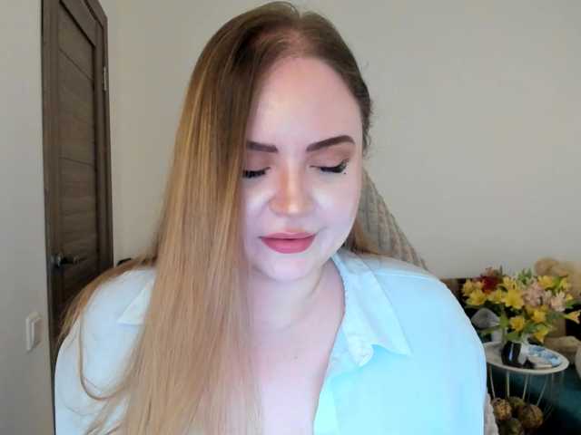 MishaLips's BongaCams show and profile