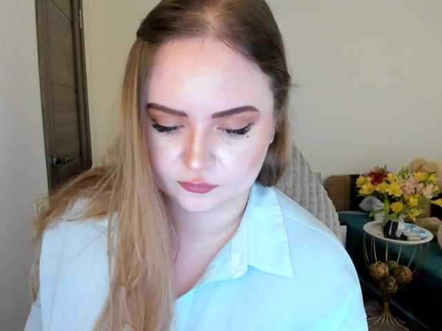 MishaLips's BongaCams show and profile