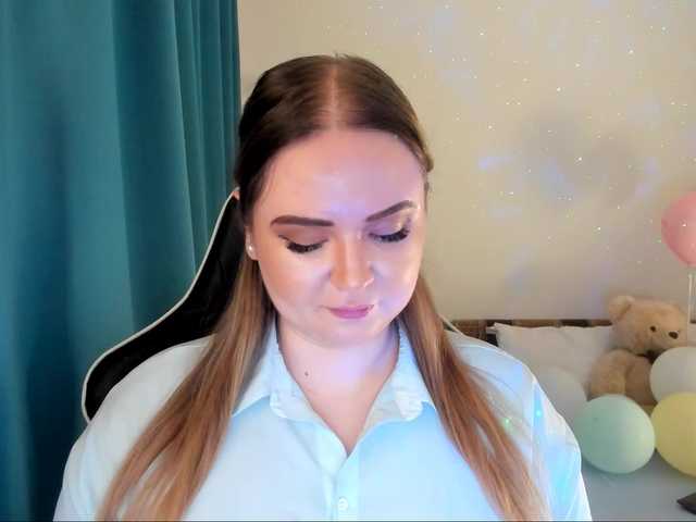 MishaLips's BongaCams show and profile