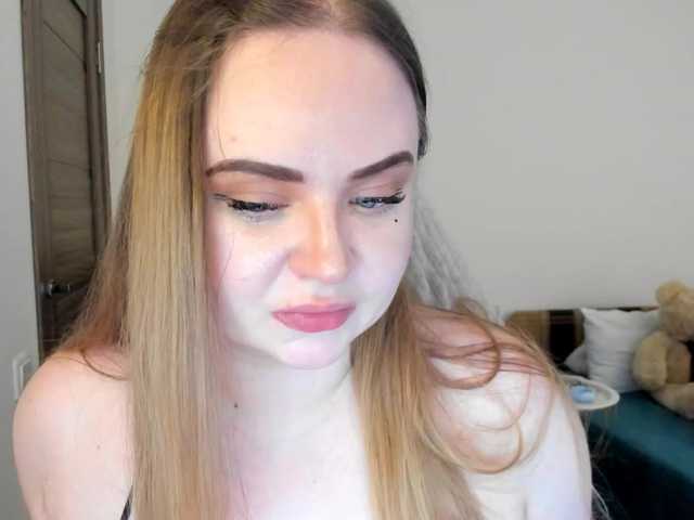 MishaLips's BongaCams show and profile