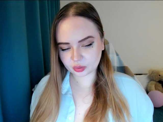 MishaLips's BongaCams show and profile