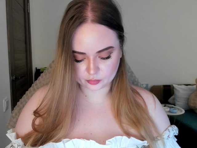 MishaLips's BongaCams show and profile