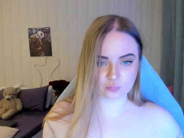 Shy_foxY webcam