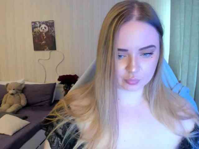 Shy_foxY webcam