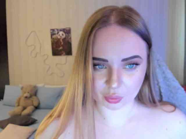 Shy_foxY webcam