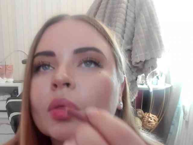 Shy_foxY webcam