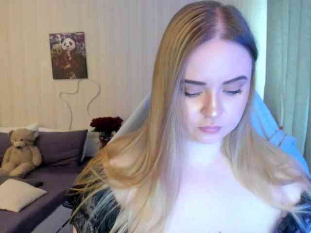 Shy_foxY webcam