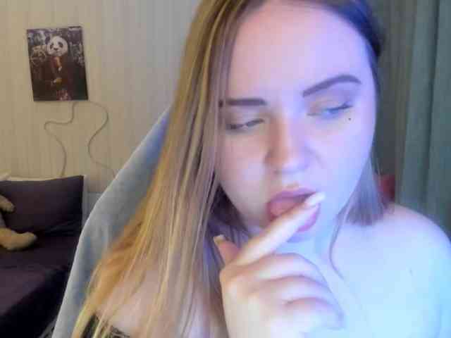 Shy_foxY webcam