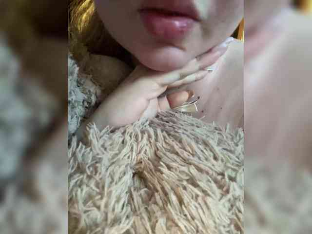 Shy_foxY webcam