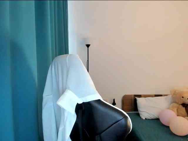 Shy_foxY webcam