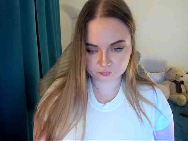 MishaLips Live Webcam on BongaCams