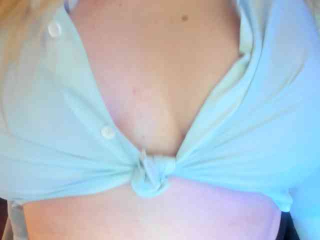 Shy_foxY webcam