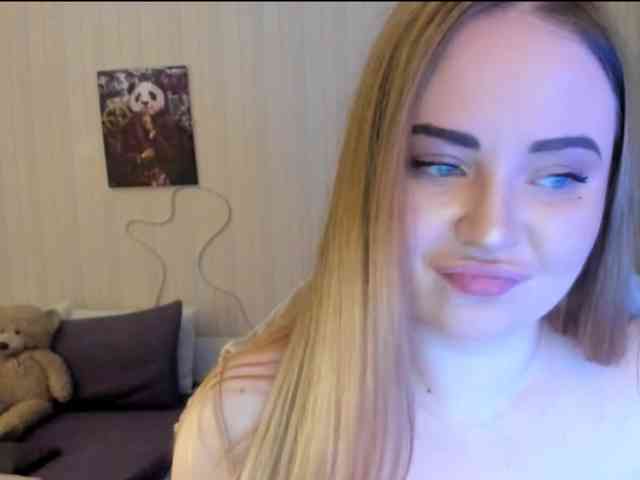 Shy_foxY webcam