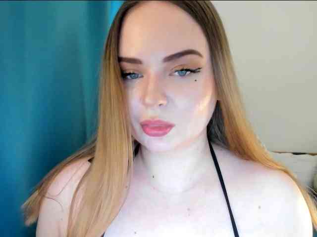 MishaLips Live Webcam on BongaCams