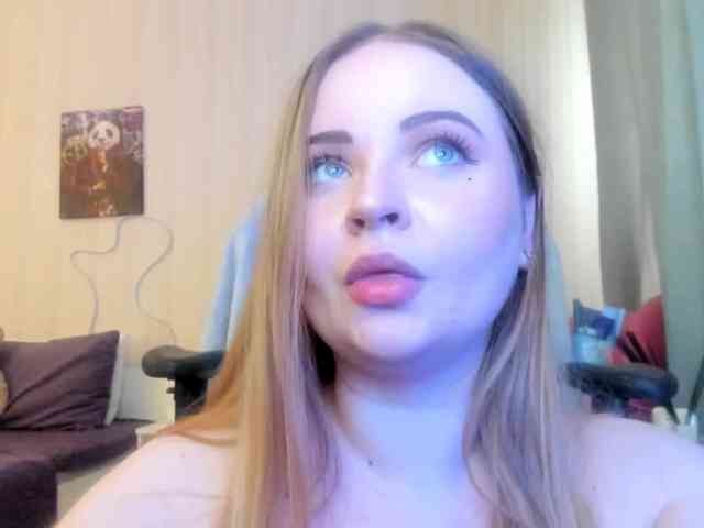 Shy_foxY webcam